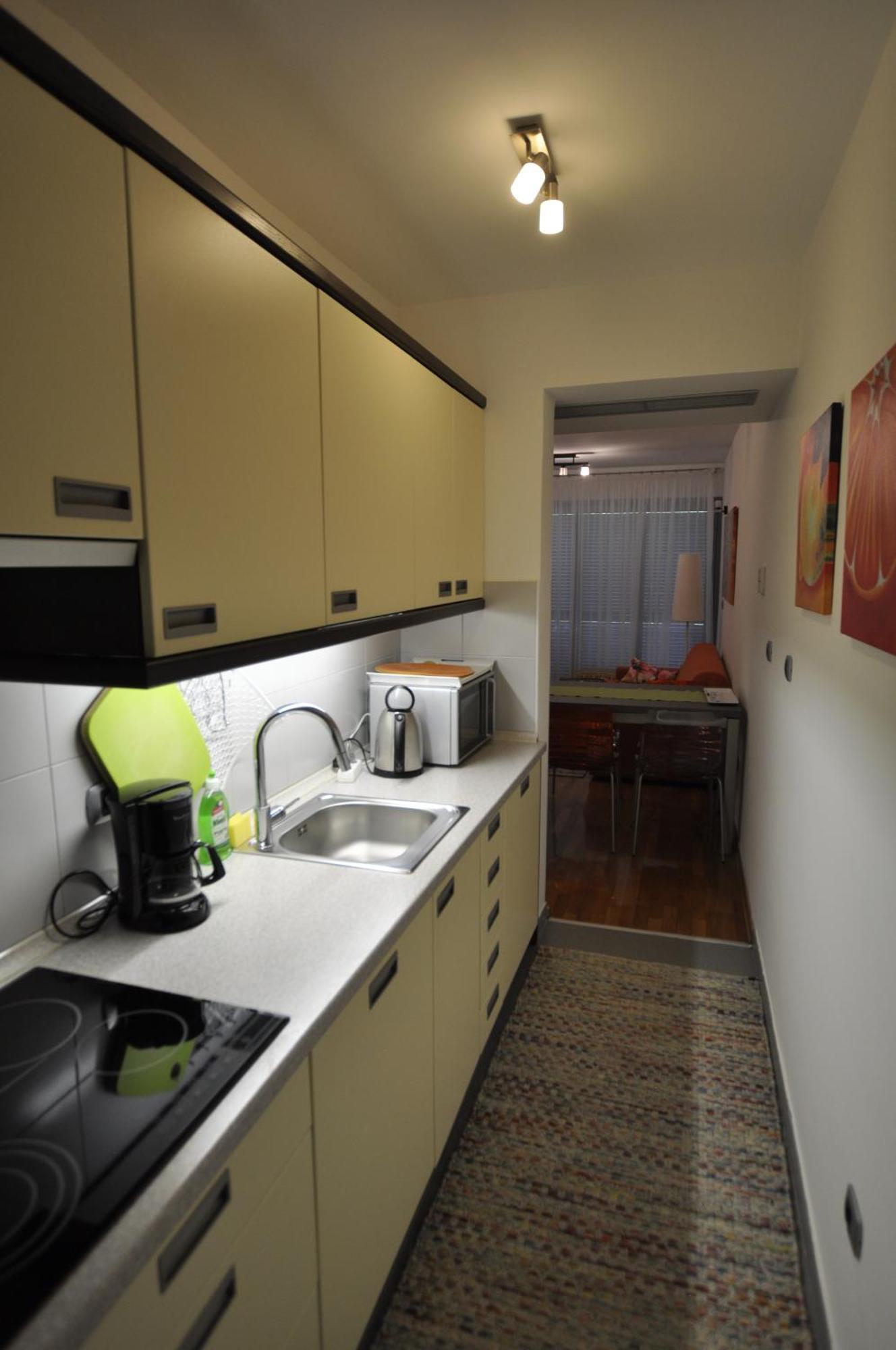 Alessia Apartments-Top Location And Garage Parking 로비니 외부 사진