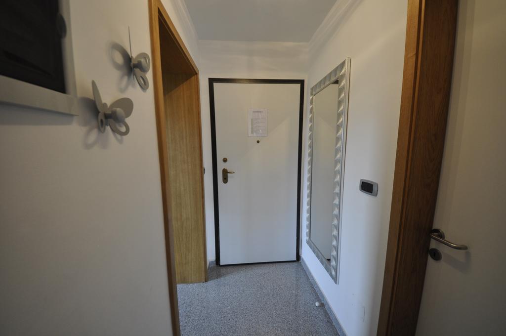 Alessia Apartments-Top Location And Garage Parking 로비니 외부 사진